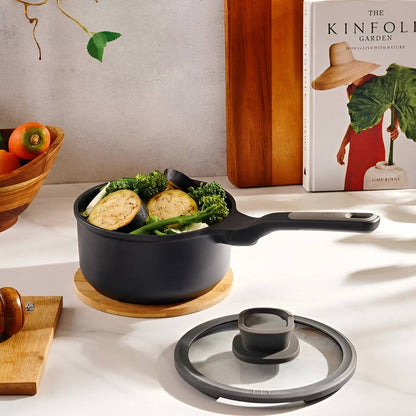 Raven Ceramic Sauce Pan, Non-Stick Straining Lid