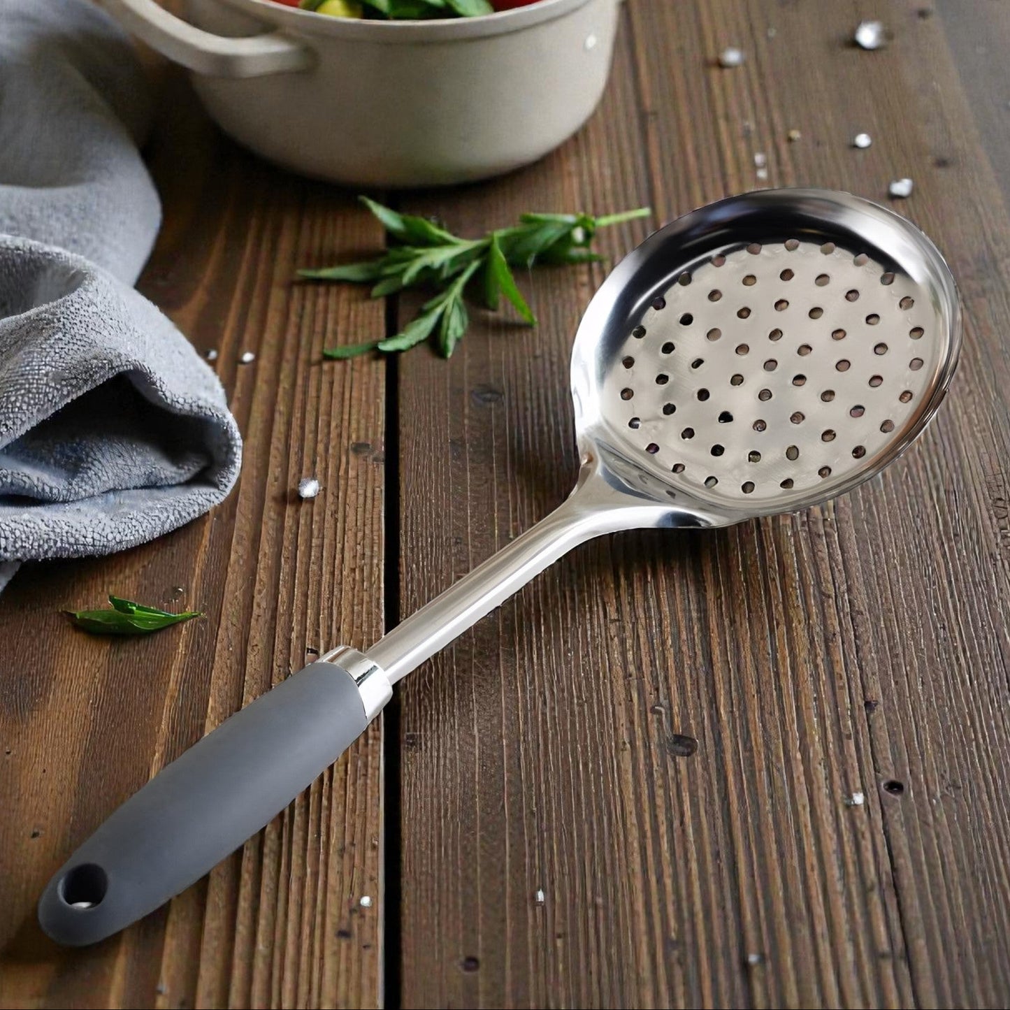 Vento Stainless Steel Skimmer Gray, Soft Grip Handle