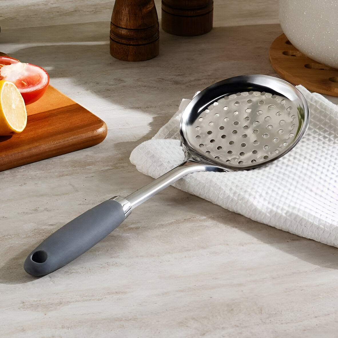 Vento Stainless Steel Skimmer Gray, Soft Grip Handle